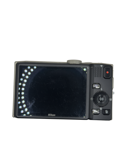 Nikon Coolpix S8200